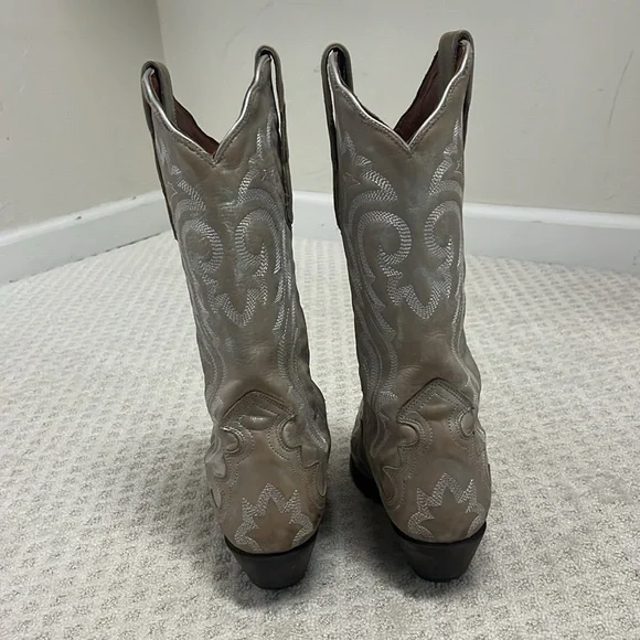 Metallic White Cowgirl Boots - Picture 3 of 7